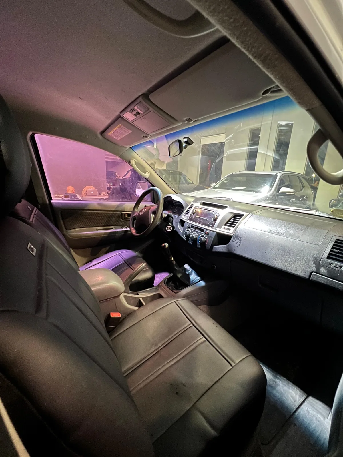 Toyota Hilux SR 4x2 Doble Cabina 4