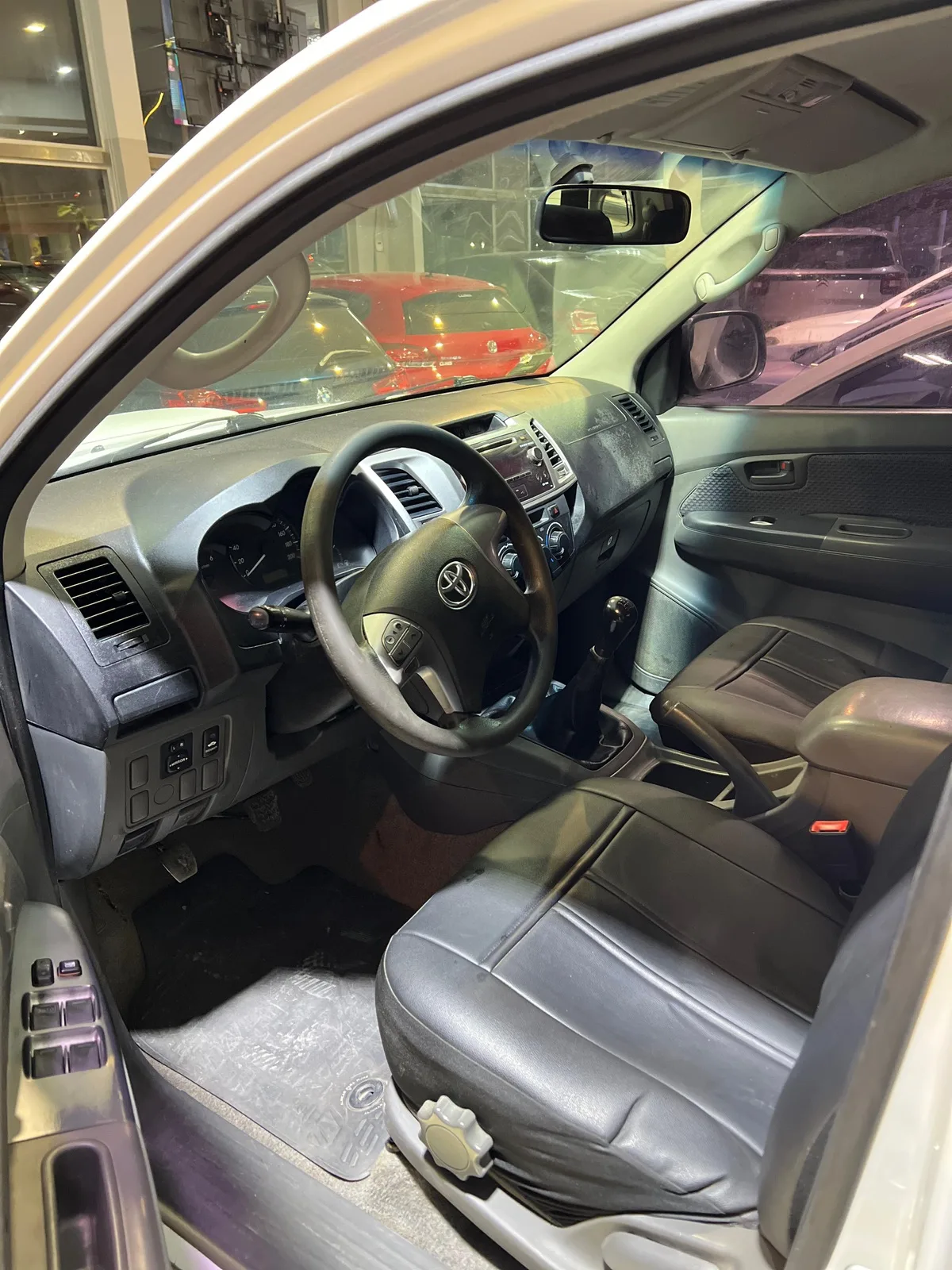 Toyota Hilux SR 4x2 Doble Cabina 5