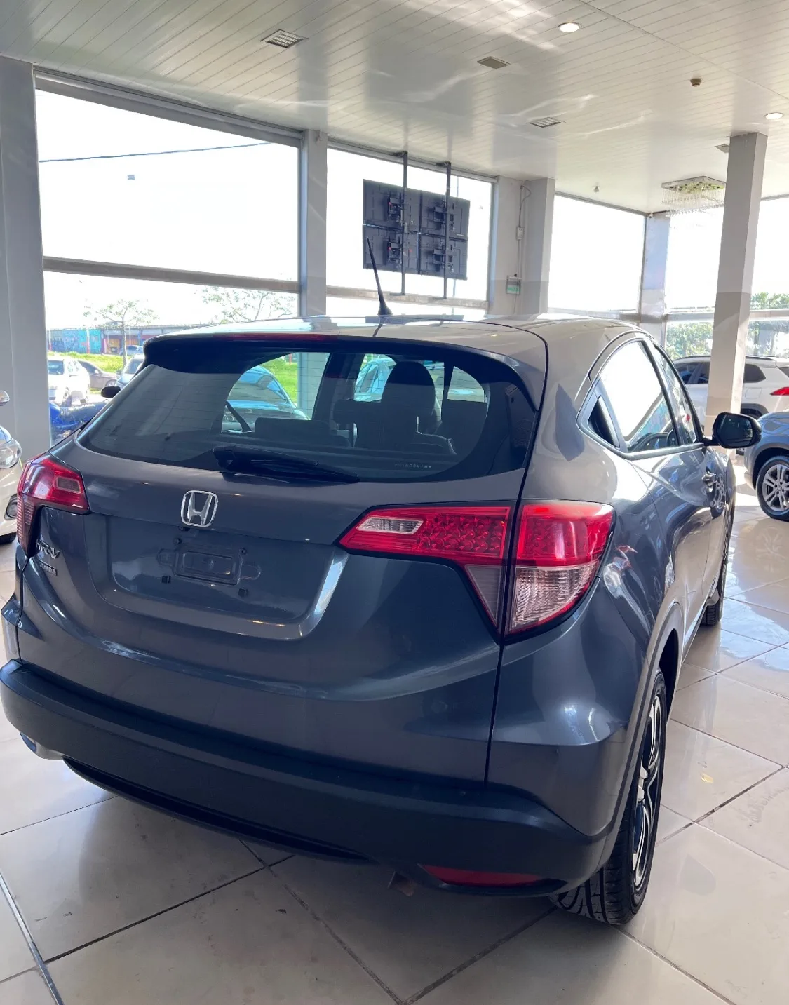 Honda HR-V LX AT 4