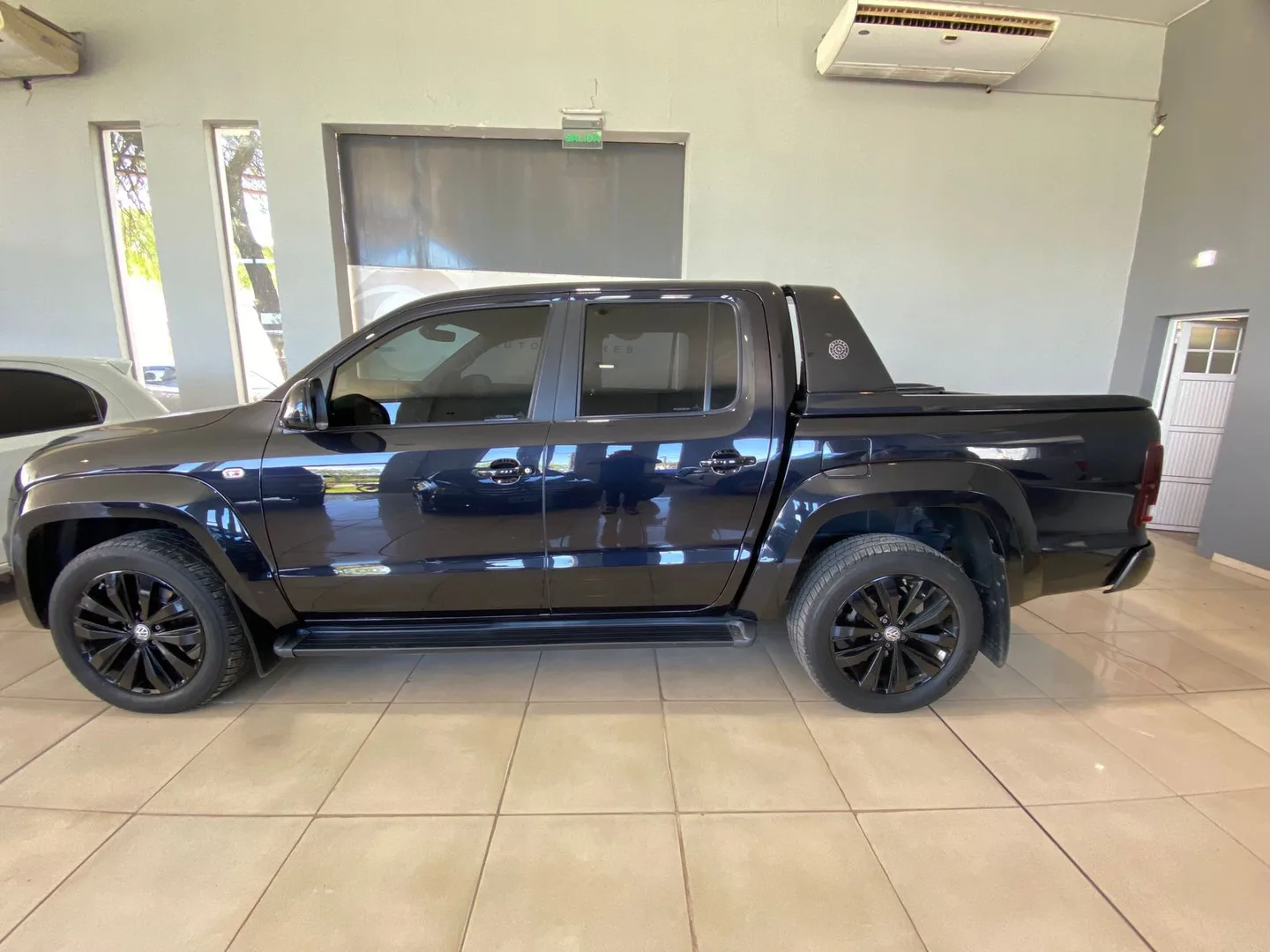 Volkswagen Amarok Black Style 4x4 AT 6