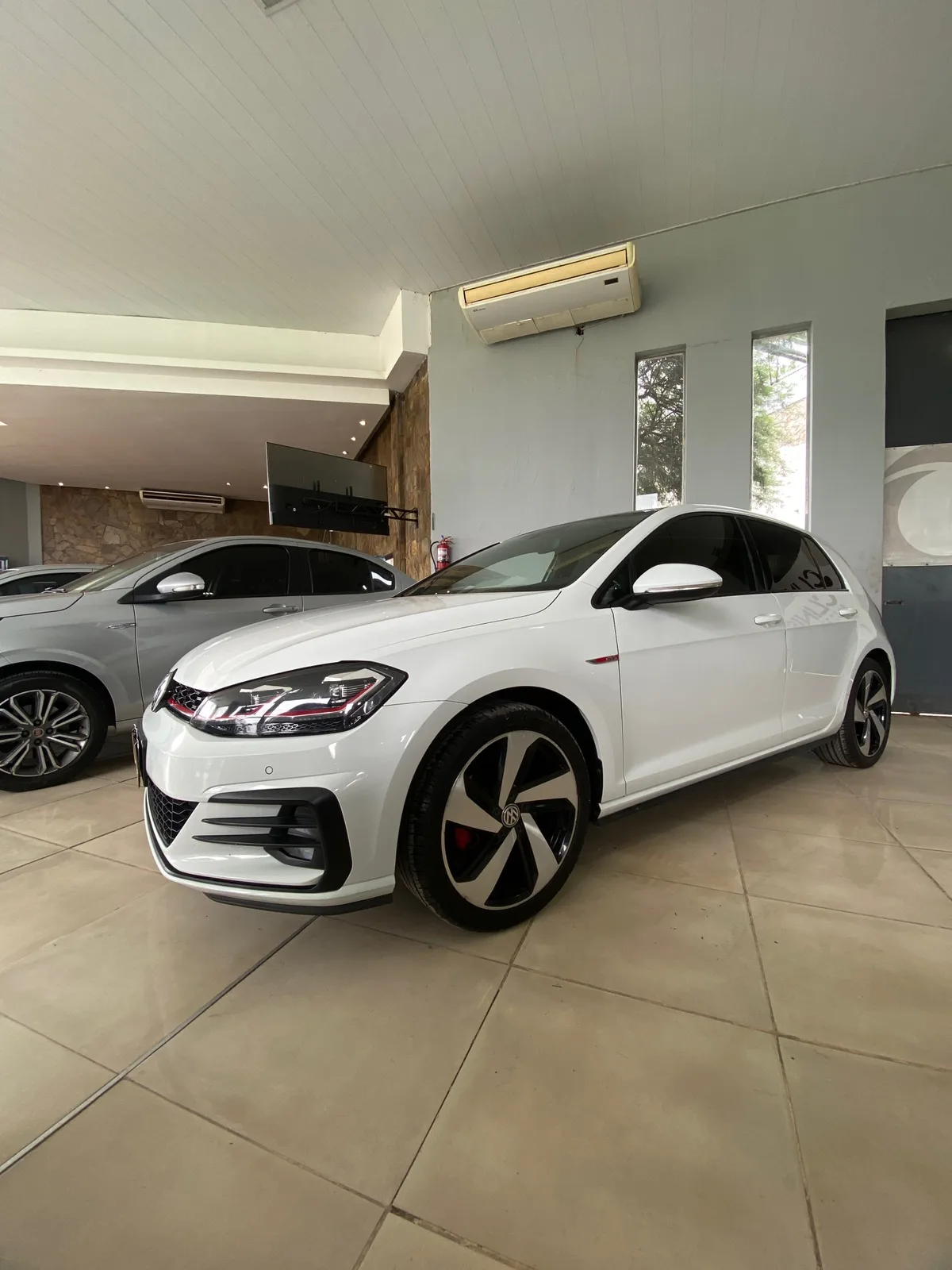 Volkswagen Golf GTI DSG 2