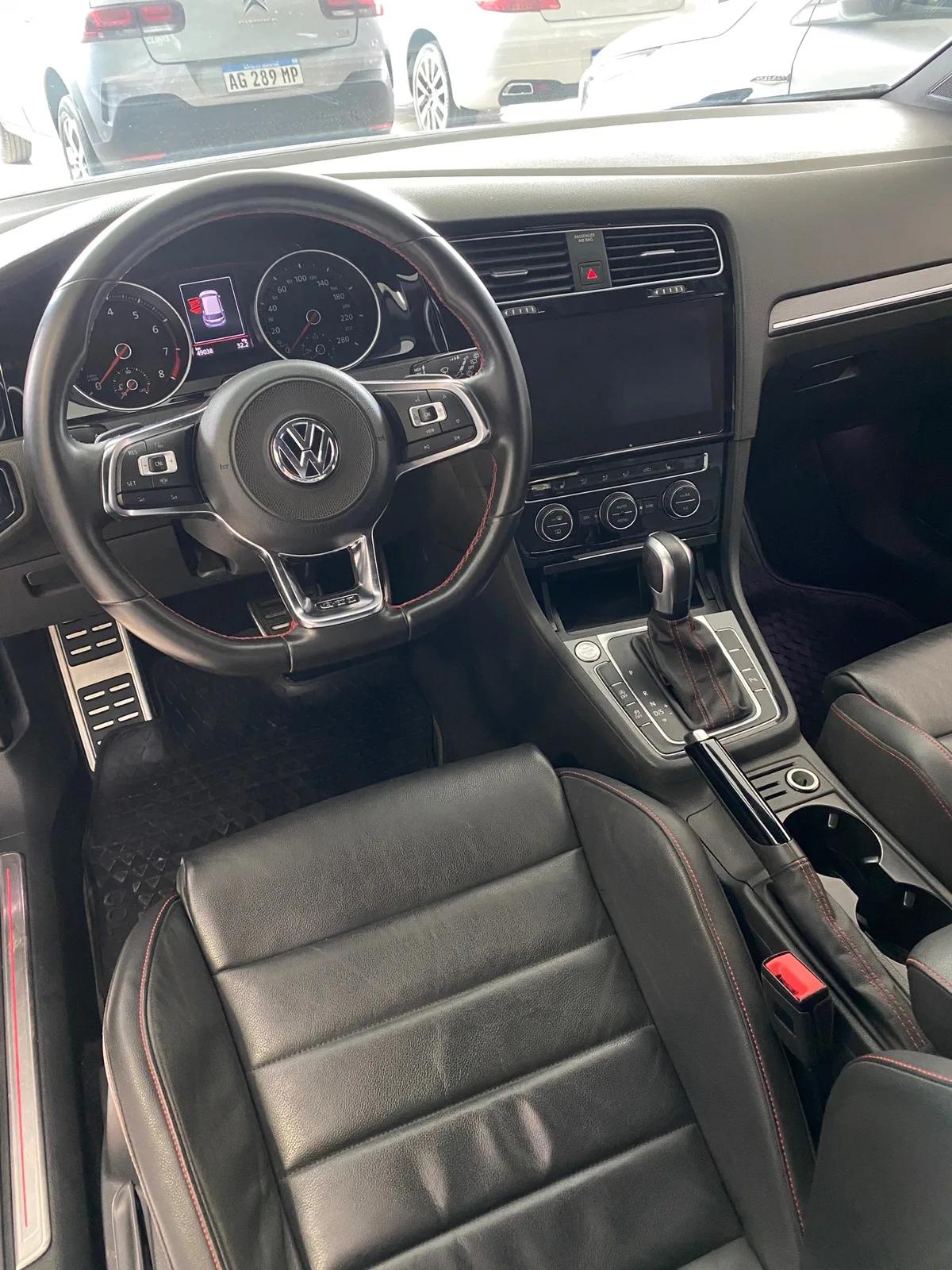 Volkswagen Golf GTI DSG 8