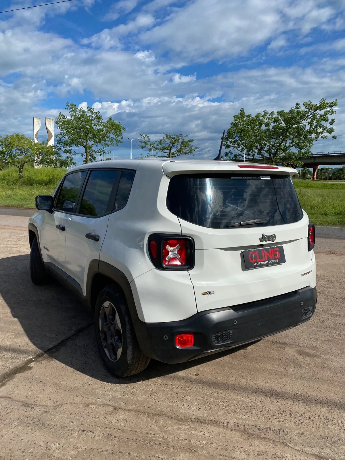Jeep Renegade Sport MT5 4