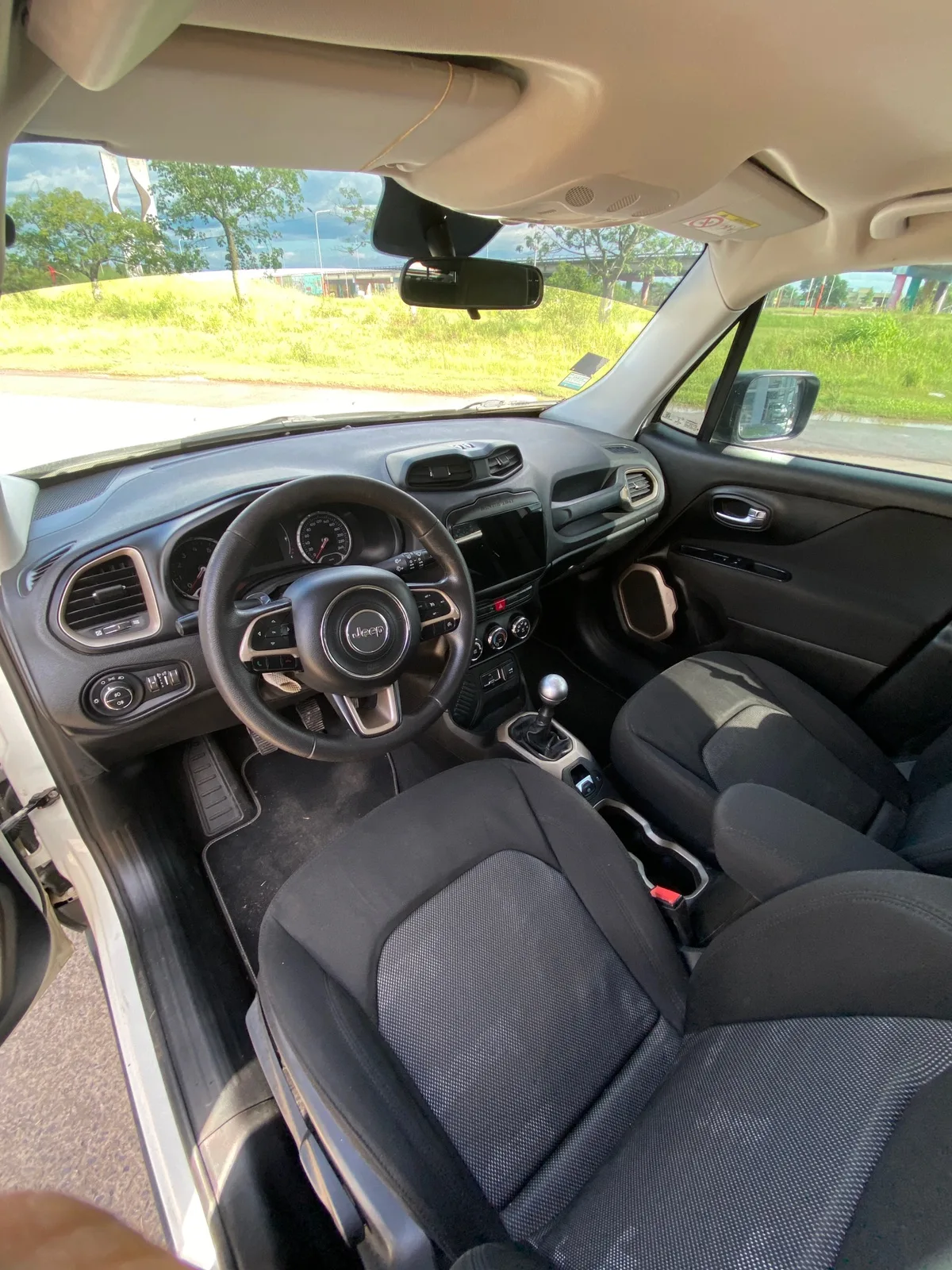 Jeep Renegade Sport MT5 7