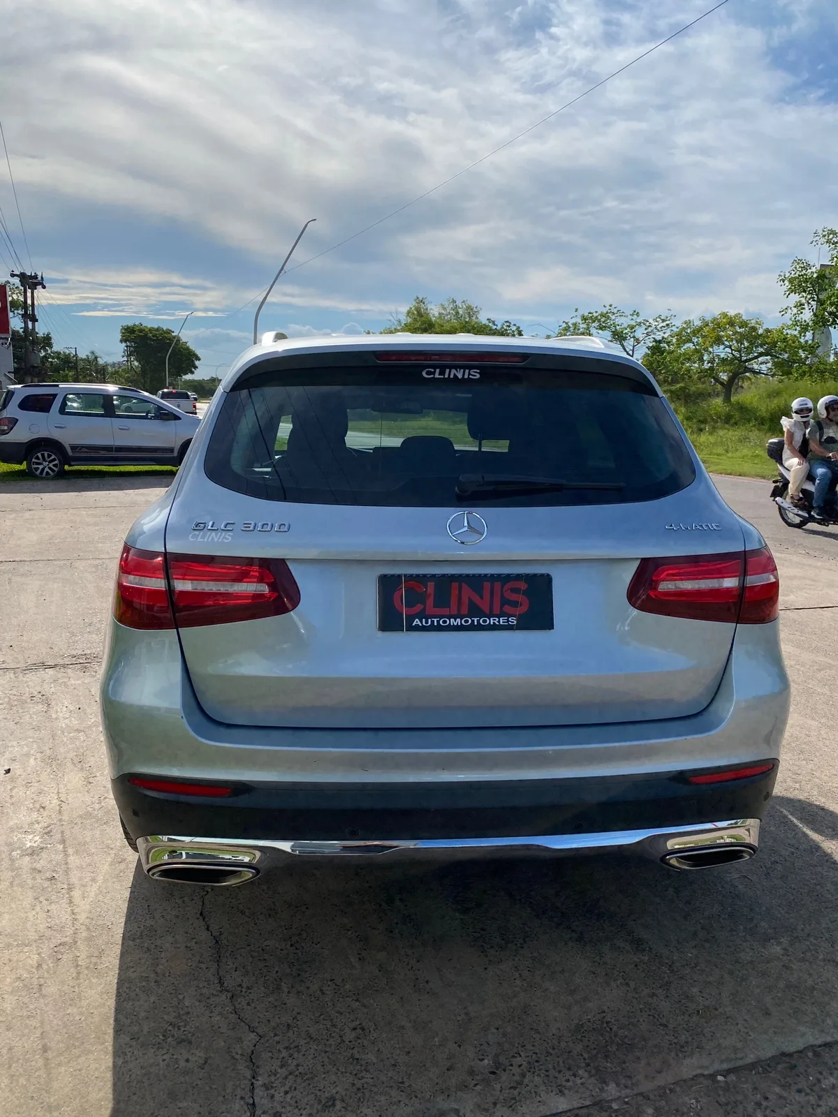 Mercedes Benz GLC 300 4MATIC 5