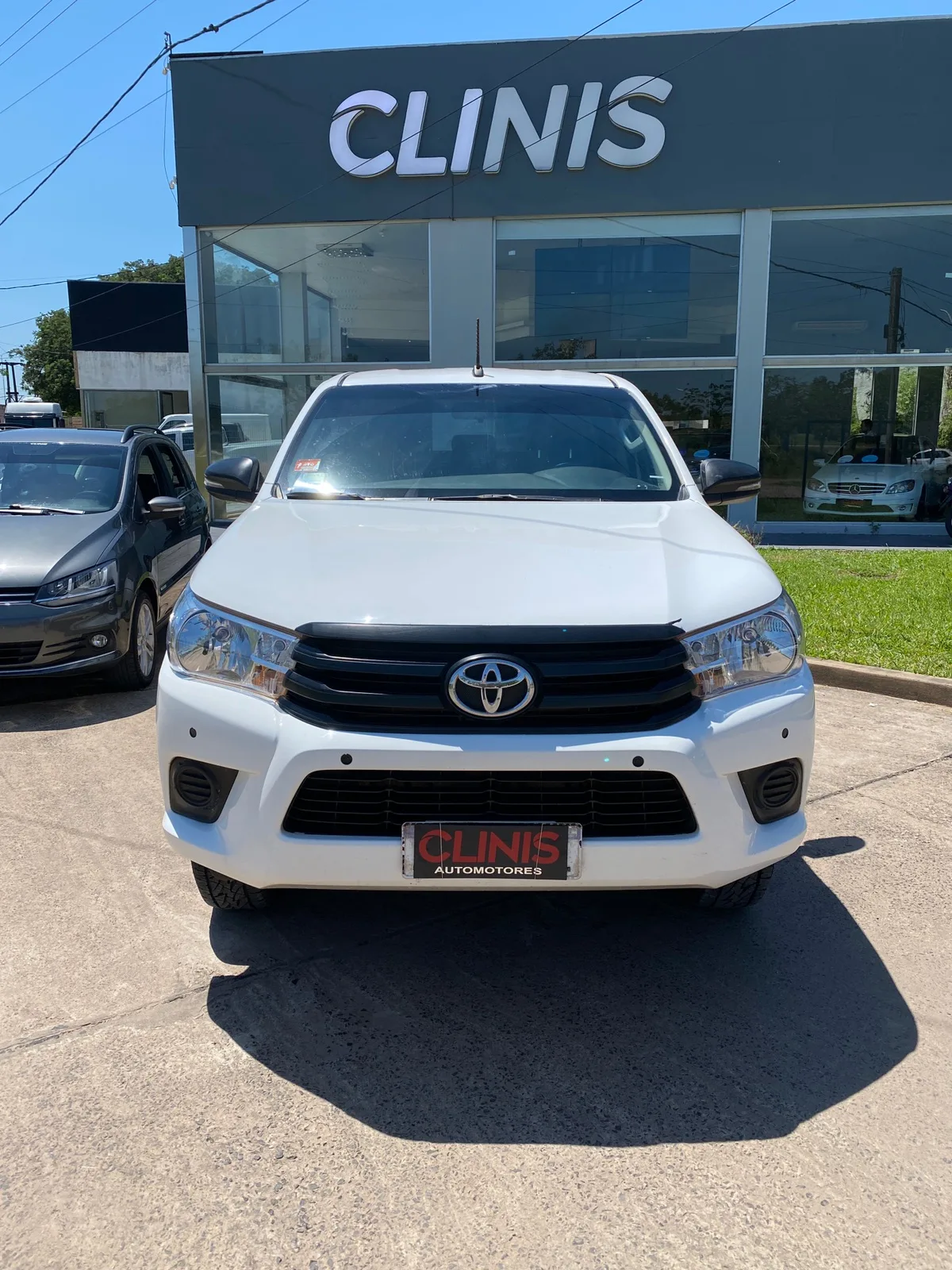 Toyota Hilux DX 4x2 M/T 3