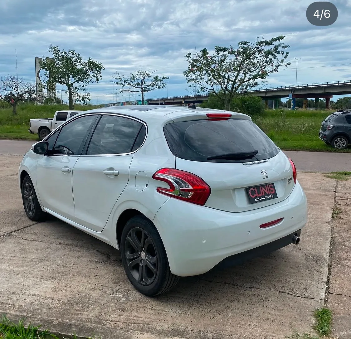 Peugeot 208 Feline Pack Cuir 4